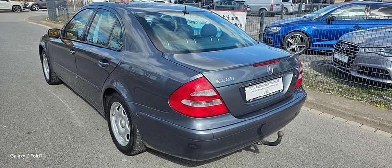 Gebraucht Mercedes E280 231 PS (169 kW) 2005 Flintgrau  metalliclack Limousine