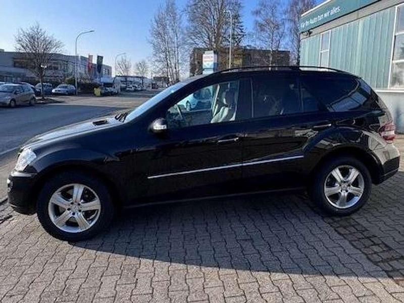 Gebraucht Mercedes ML420 306 PS (225 kW) 2007 Schwarz SUV