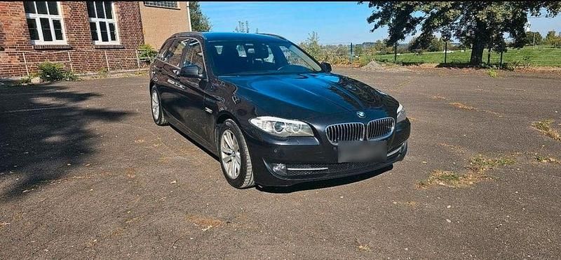 Gebraucht BMW 520 184 PS (135 kW) 2012 Schwarz Kombi