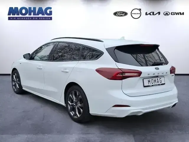 Gebraucht Ford Focus ST-Line 125 PS (91 kW) 2023 Weiß Kombi