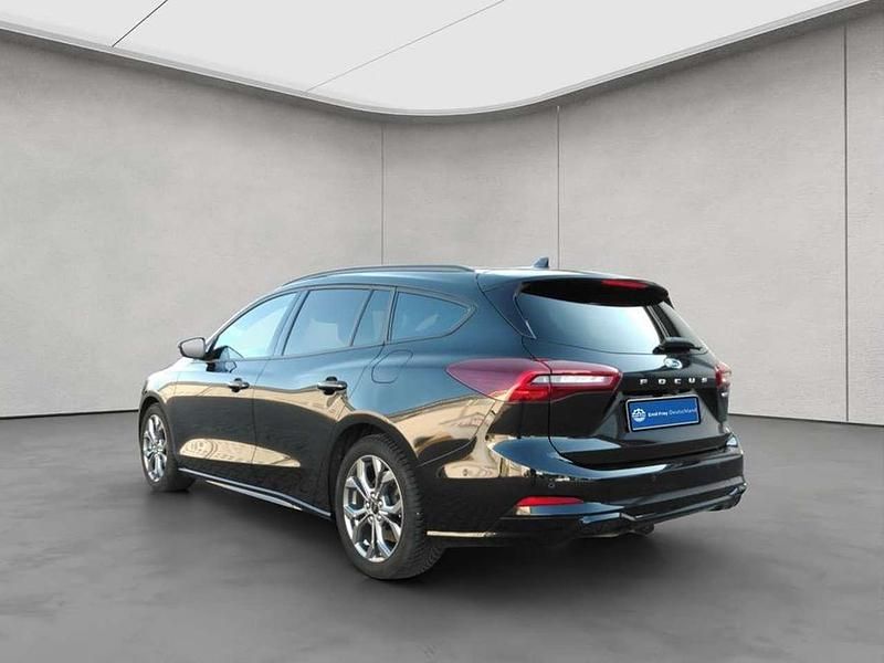 Gebraucht Ford Focus ST-Line X 125 PS (91 kW) 2023 Agate black metallic Kombi