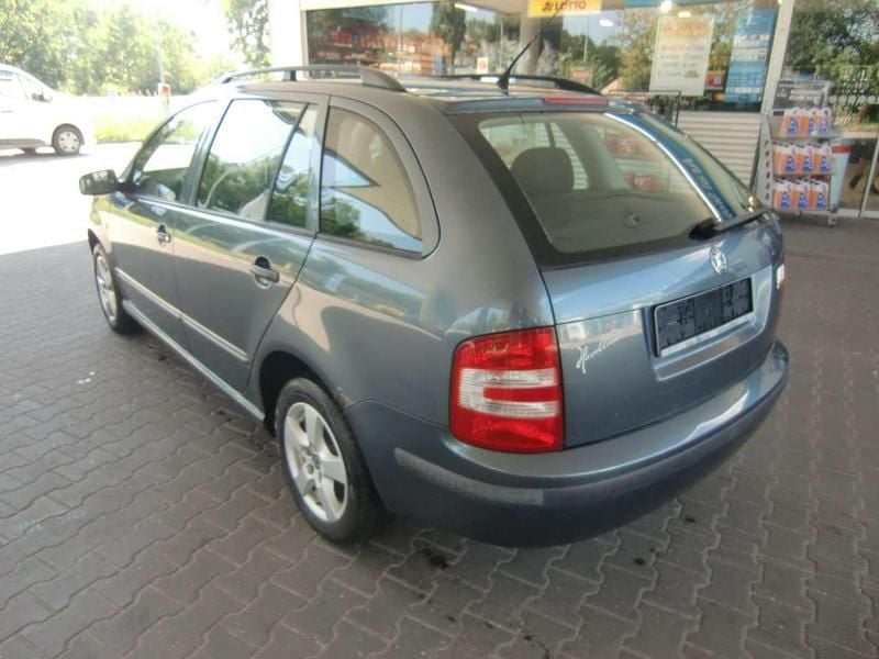 Gebraucht Skoda Fabia Ambiente 75 PS (55 kW) 2004 Blau Kleinwagen