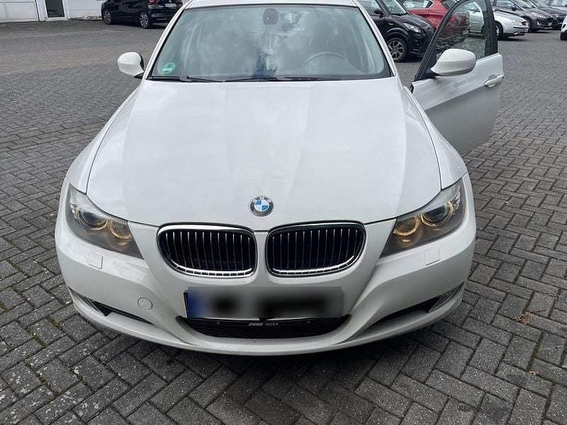 Weiß Gebraucht 2008 BMW 325 Kombi | 3.150 € (Superpreis) - Bild 1/4