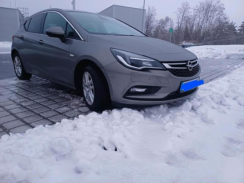 Gebraucht Opel Astra Edition 110 PS (80 kW) 2016 Grau Limousine