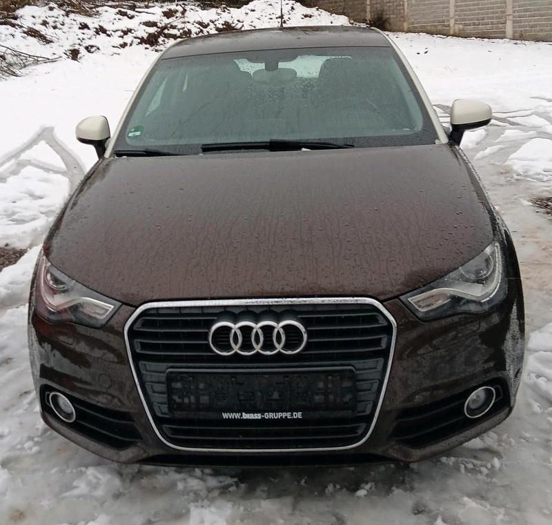 Braun Gebraucht 2011 Audi A1 Kleinwagen | 6.250 € (Etwas zu teuer) - Bild 1/4