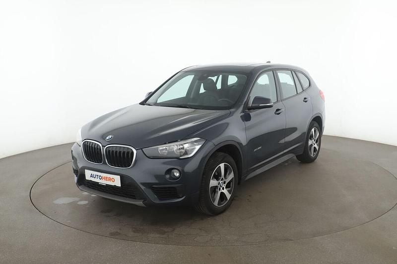 Grau Gebraucht 2017 BMW X1 Advantage SUV | 19.790 € (Guter Preis) - Bild 1/3