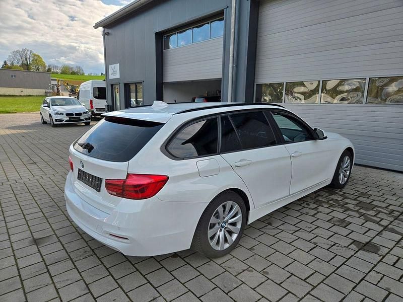 Gebraucht BMW 318 150 PS (110 kW) 2016 Weiß Kombi