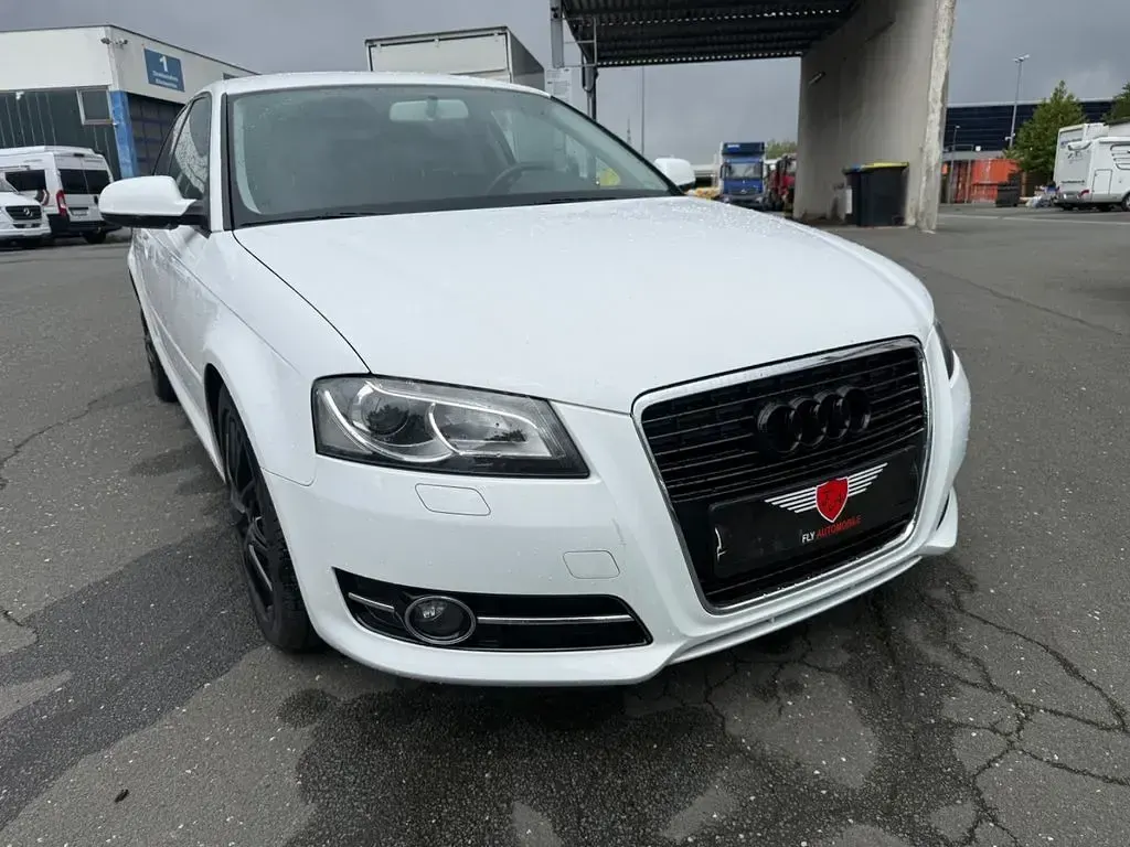 Gebraucht Audi A3 Attraction 125 PS (91 kW) 2010 Weiß Kleinwagen