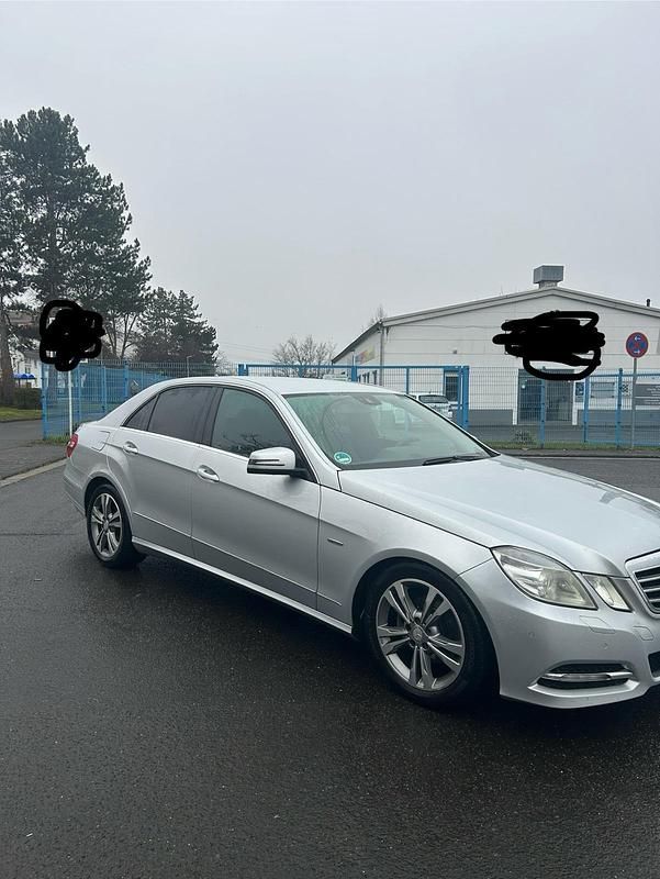 Gebraucht Mercedes E220 170 PS (125 kW) 2010 Silber Limousine