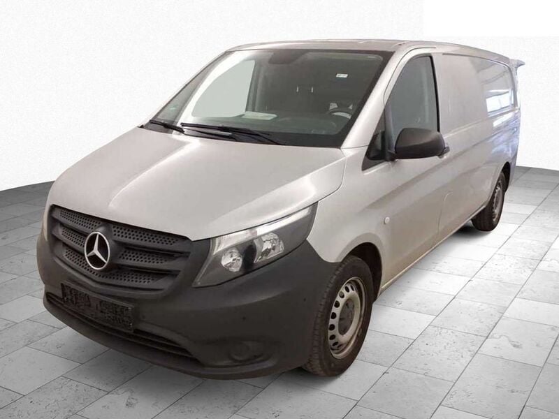 Silber Gebraucht 2017 Mercedes Vito Van / Kleinbus | 18.888 € (Fairer Preis) - Bild 1/4