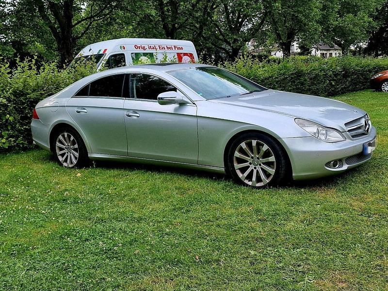 Gebraucht Mercedes CLS320 224 PS (164 kW) 2009 Grau Coupé