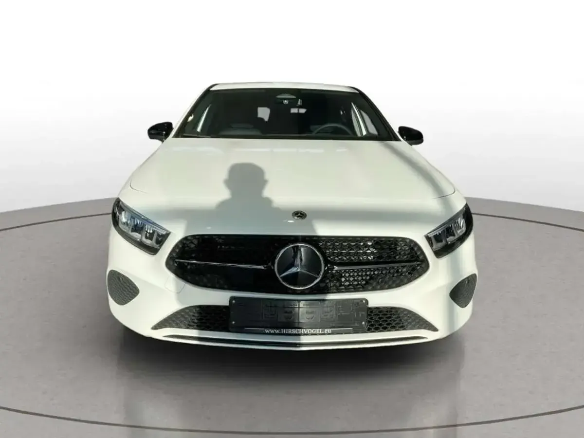 Gebraucht Mercedes A180 Progressive 136 PS (100 kW) 2026 Unilack nachtschwarz Limousine