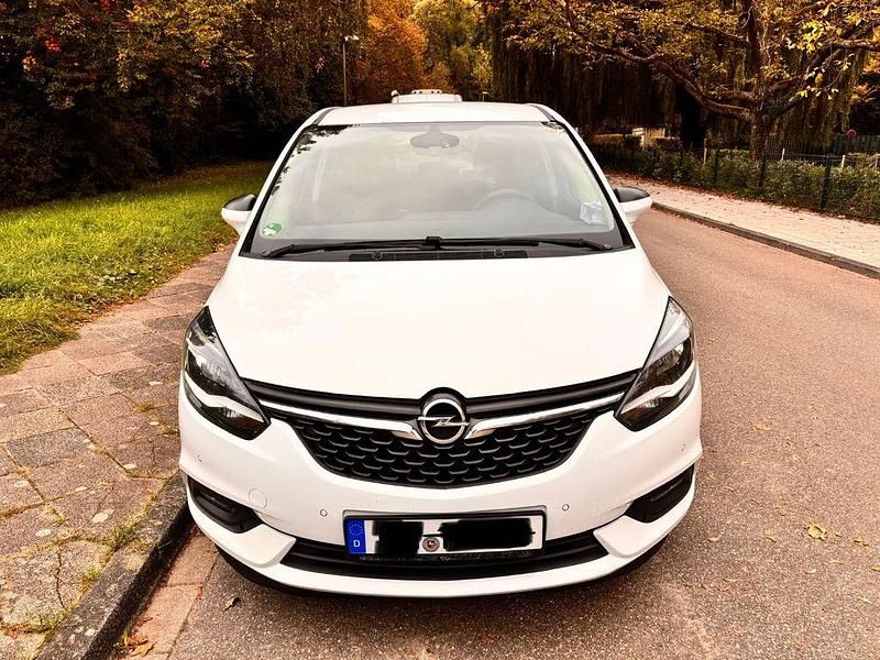 Weiß Gebraucht 2017 Opel Zafira Active Van / Kleinbus | 6.200 € - Bild 1/4