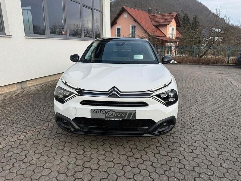 Second-hand Citroën e-C4 Shine 100 kW (136 CP) 2022 Alb Berlinǎ