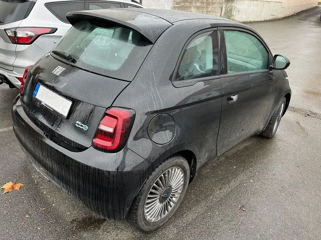 Gebraucht Fiat 500e Icon 69 kW (95 PS) 2023 Schwarz Kleinwagen