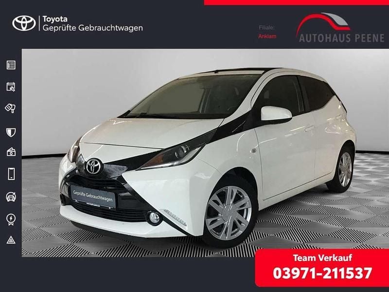 Schneeweiß Gebraucht 2016 Toyota Aygo X SUV | 10.600 € (Fairer Preis) - Bild 1/4