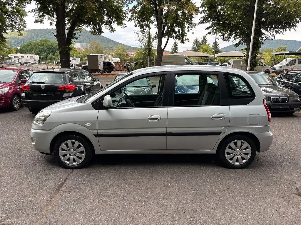 Gebraucht Hyundai Matrix Comfort 103 PS (75 kW) 2009 Silber Van / Kleinbus