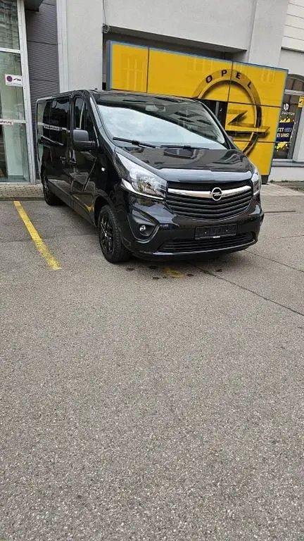 Gebraucht Opel Vivaro 145 PS (106 kW) 2018 Schwarz Van / Kleinbus