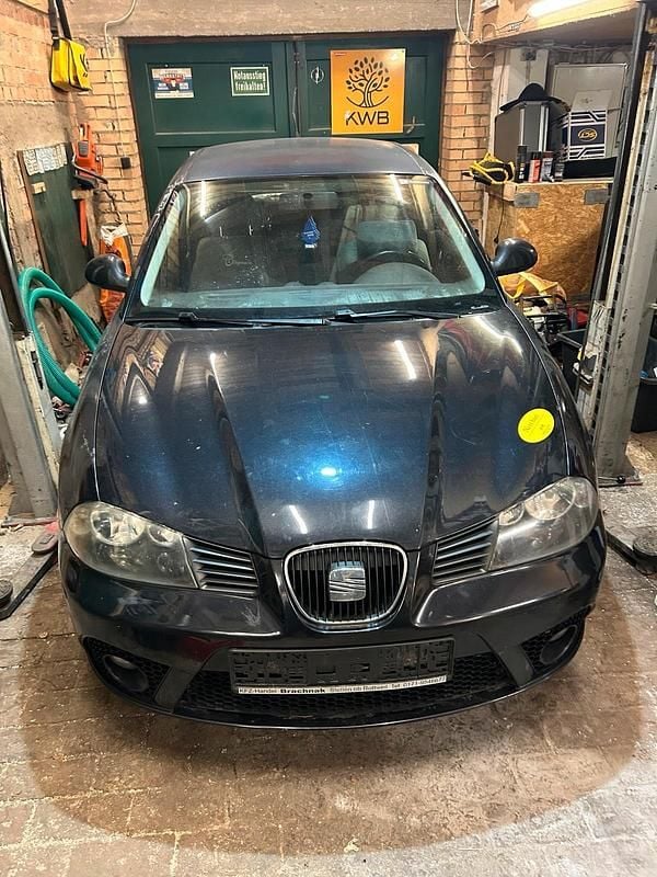 Schwarz Gebraucht 2006 Seat Ibiza Kleinwagen | 200 € (Superpreis) - Bild 1/4