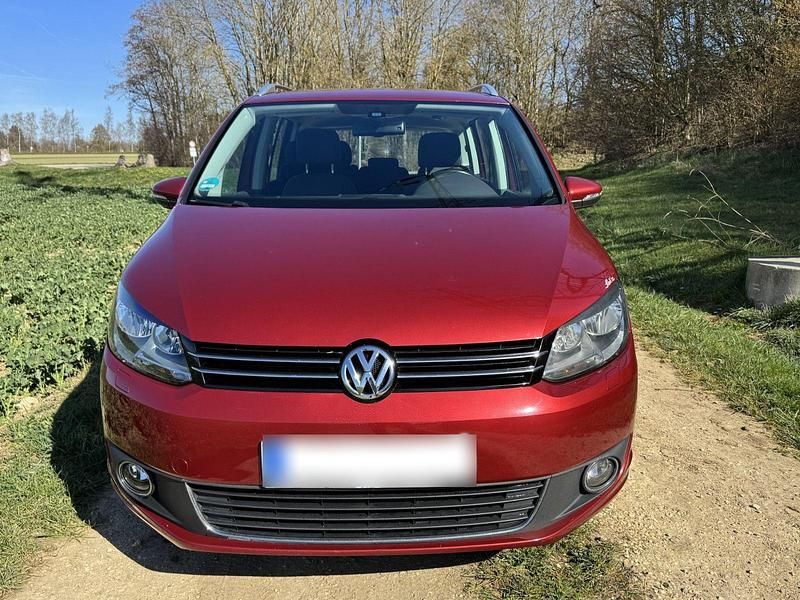 Gebraucht VW Touran Highline 140 PS (102 kW) 2013 Rot Van / Kleinbus