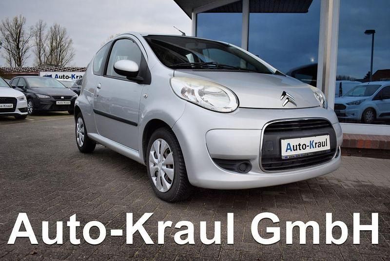 Gebraucht Citroën C1 SELECTION 68 PS (50 kW) 2011 Silber metallic (metallic) Kleinwagen