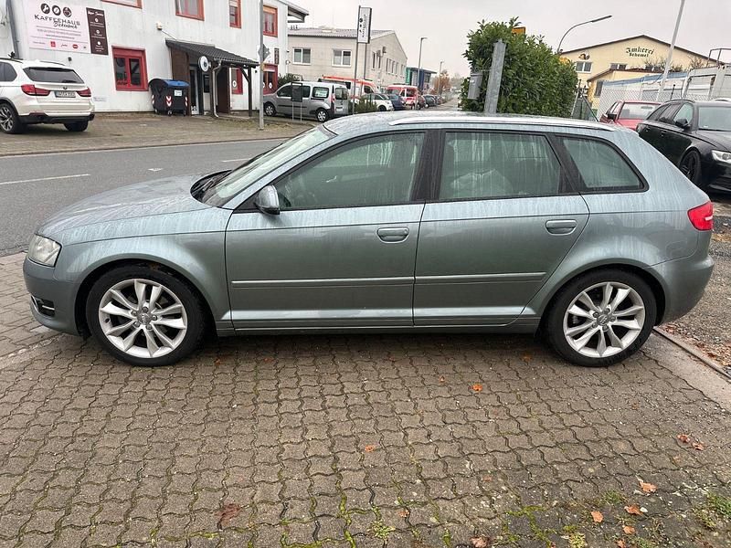 Gebraucht Audi A3 Sportback Comfort 105 PS (77 kW) 2011 Grau Kleinwagen