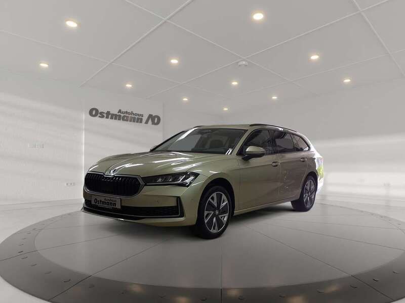 Ice tea beige metallic Gebraucht 2025 Skoda Superb Selection Kombi | 38.706 € (Teuer) - Bild 1/3