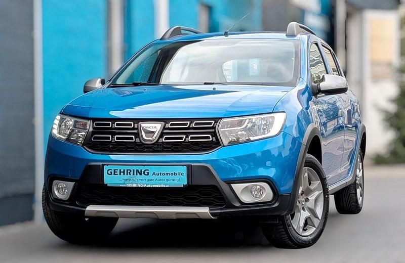 Blau Gebraucht 2018 Dacia Sandero Prestige Kleinwagen | 9.990 € (Fairer Preis) - Bild 1/3