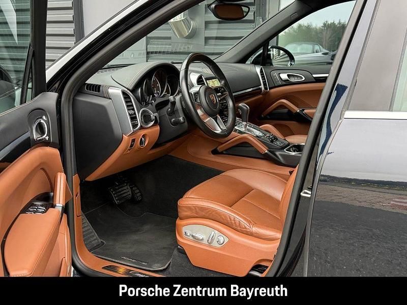 Second-hand Porsche Cayenne 262 CP (192 kW) 2016 Albastru SUV