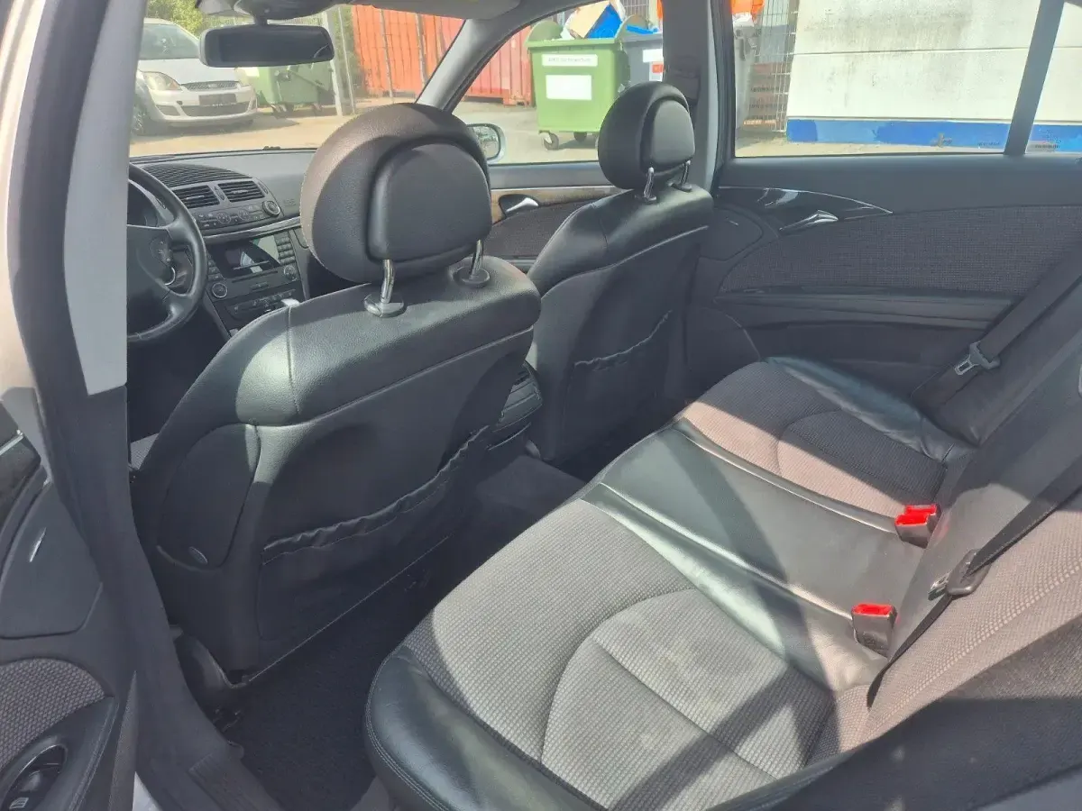 Gebraucht Mercedes E200 Avantgarde 163 PS (119 kW) 2003 Silber Limousine