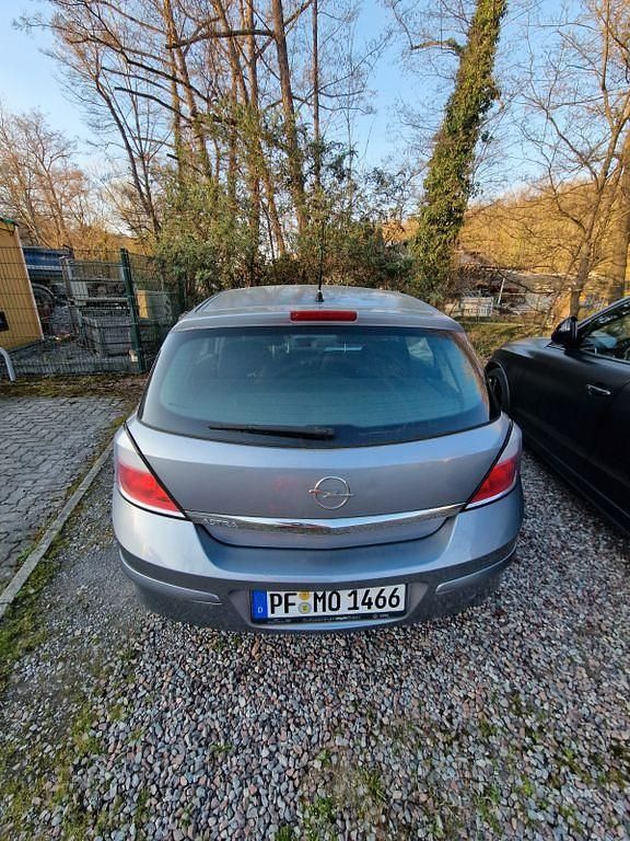 Gebraucht Opel Astra 90 PS (66 kW) 2005 Schwarz Limousine