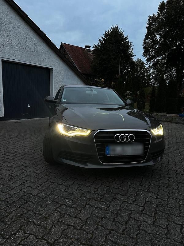 Andere farben Gebraucht 2011 Audi A6 Sport Limousine | 12.999 € - Bild 1/4