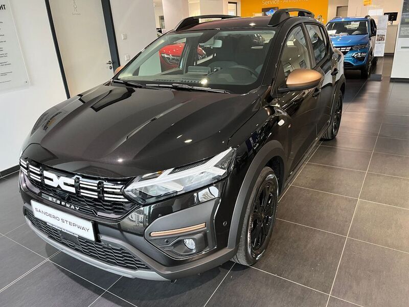 Schwarz Gebraucht 2024 Dacia Sandero Extreme Kleinwagen | 18.980 € (Etwas zu teuer) - Bild 1/4