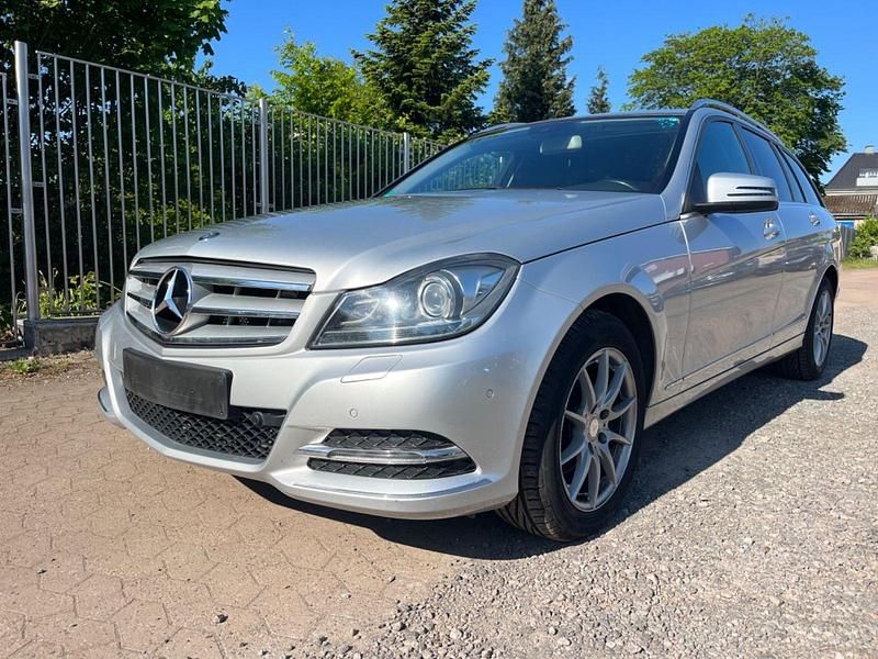 Gebraucht Mercedes C180 156 PS (114 kW) 2013 Silber Kombi