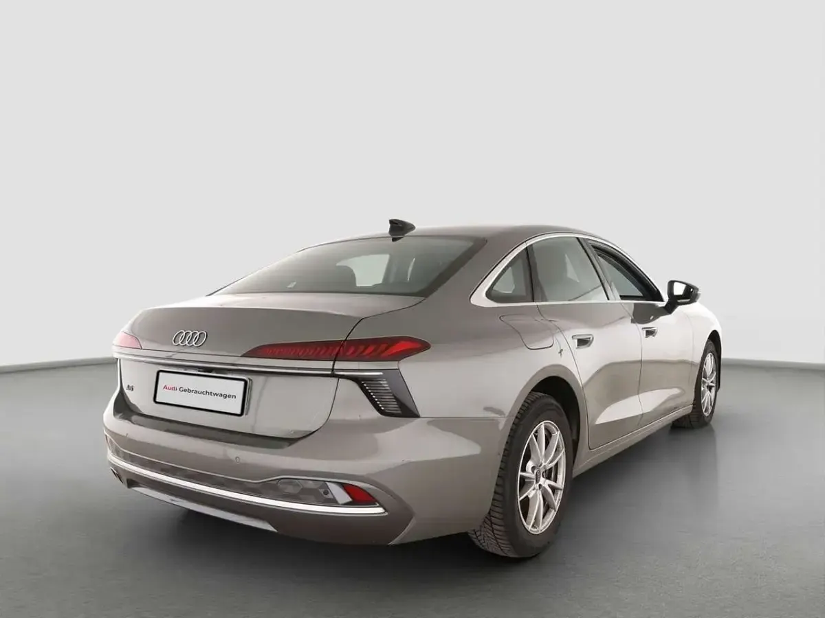 Gebraucht Audi A6 Sport 204 PS (150 kW) 2025 Grau Limousine