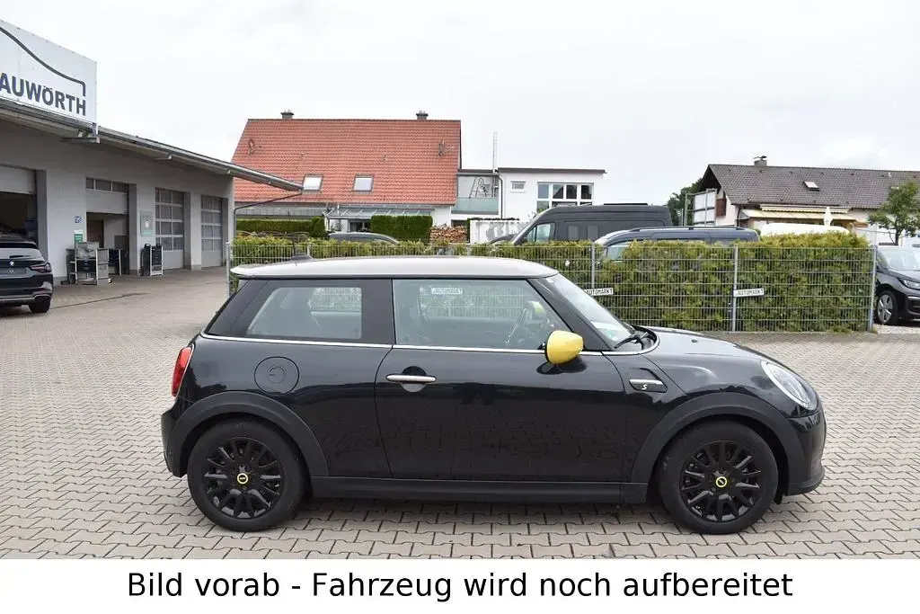 Gebraucht Mini Cooper SE Essential 135 kW (184 PS) 2023 Schwarz Kleinwagen