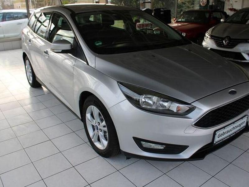 Gebraucht Ford Focus 101 PS (74 kW) 2016 Silber Limousine