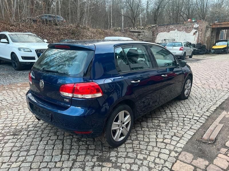 Gebraucht VW Golf VI 125 PS (91 kW) 2010 Blau Kleinwagen