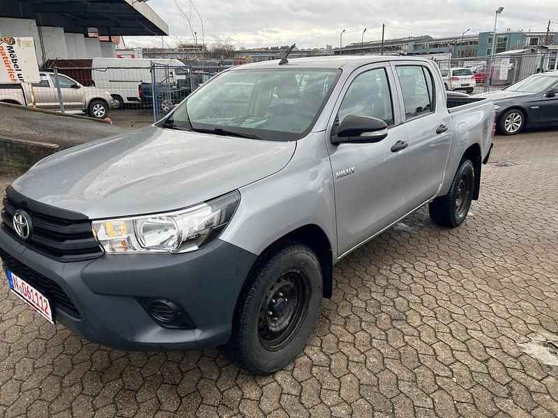 Gebraucht Toyota HiLux 150 PS (110 kW) 2017 Grau Pickup
