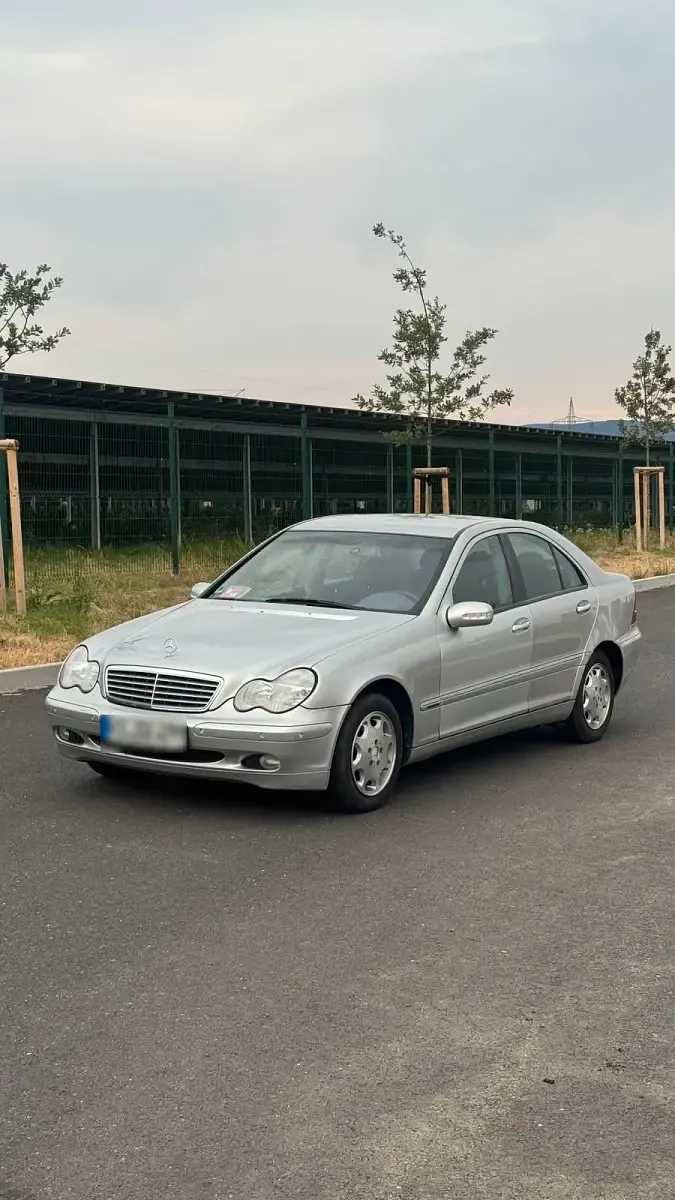 Gebraucht Mercedes C200 163 PS (119 kW) 2003 Silber Limousine