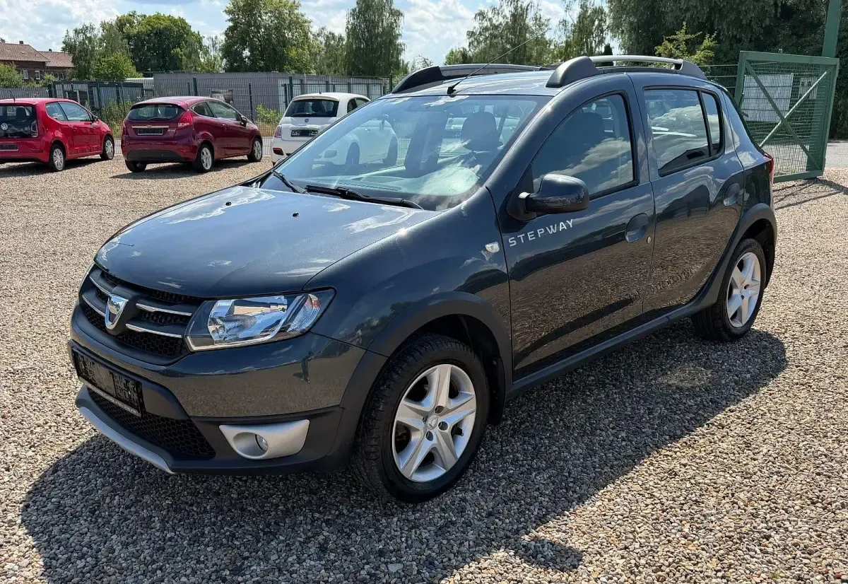 Gebraucht Dacia Sandero Prestige 90 PS (66 kW) 2015 Grau Kleinwagen