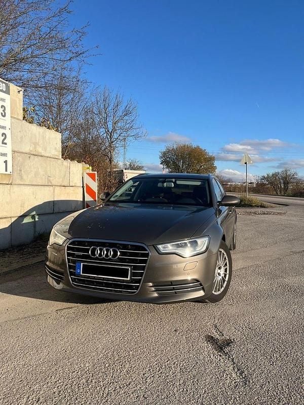Gebraucht Audi A6 Business 204 PS (150 kW) 2012 Grau Kombi