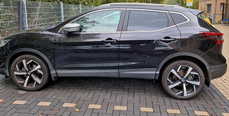 Schwarz Gebraucht 2019 Nissan Qashqai Tekna+ SUV | 18.000 € - Bild 1/4