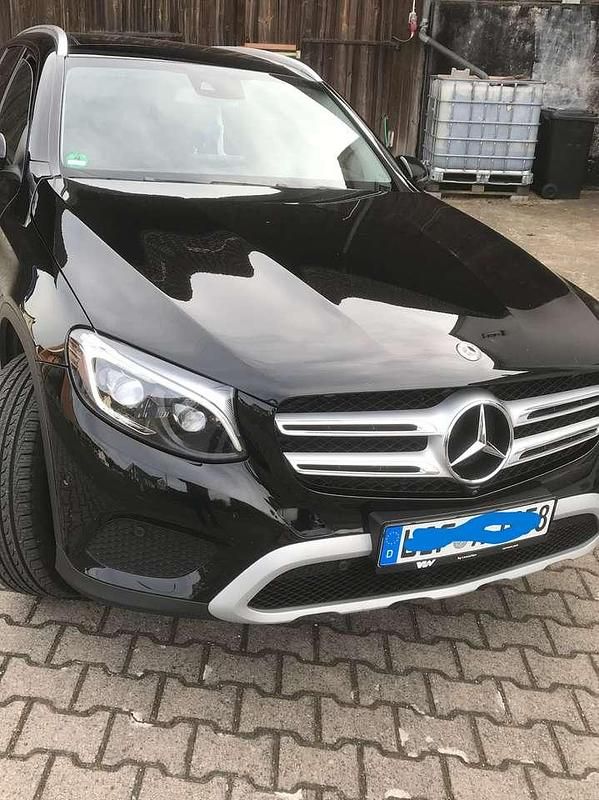 Schwarz Gebraucht 2017 Mercedes GLC250 SUV | 19.500 € (Superpreis) - Bild 1/4