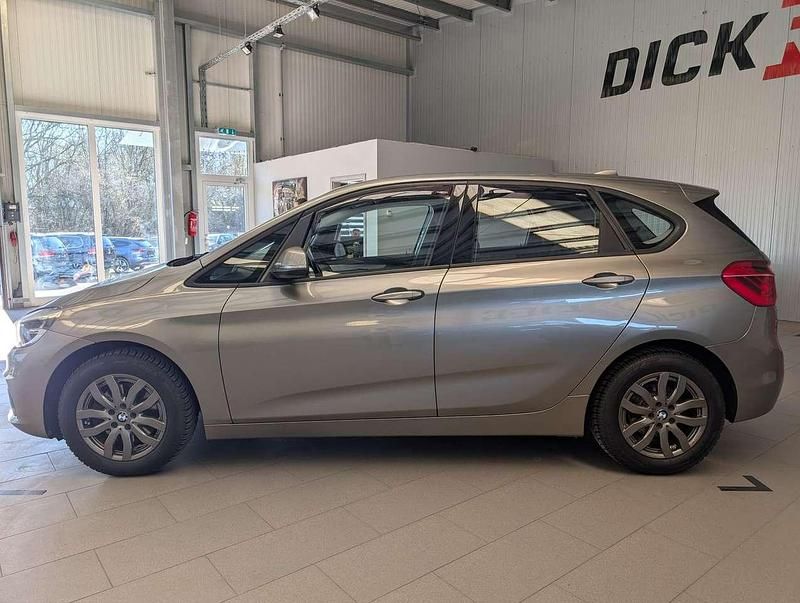 Gebraucht BMW 220 Advantage 192 PS (141 kW) 2016 Platinsilber metallic Van / Kleinbus