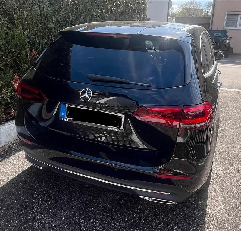 Gebraucht Mercedes B250 224 PS (164 kW) 2020 Schwarz Van / Kleinbus