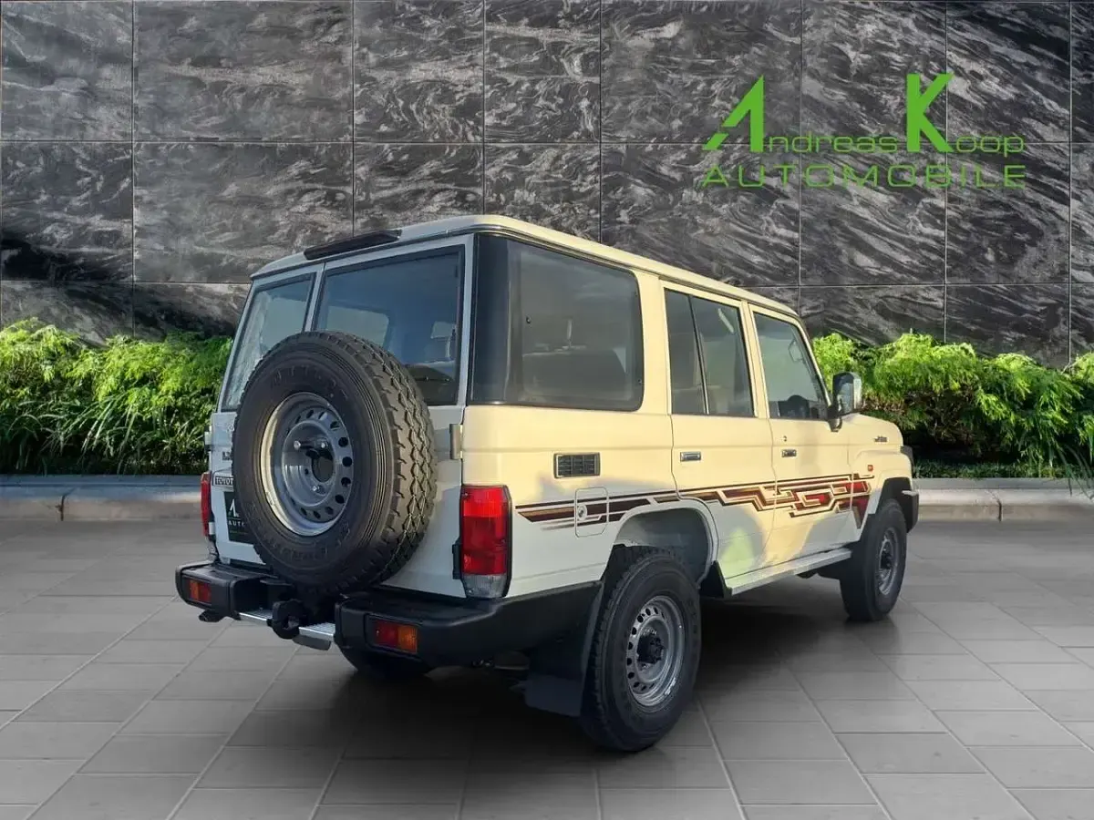 Neu Toyota Land Cruiser 231 PS (169 kW) 2026 Weiß SUV
