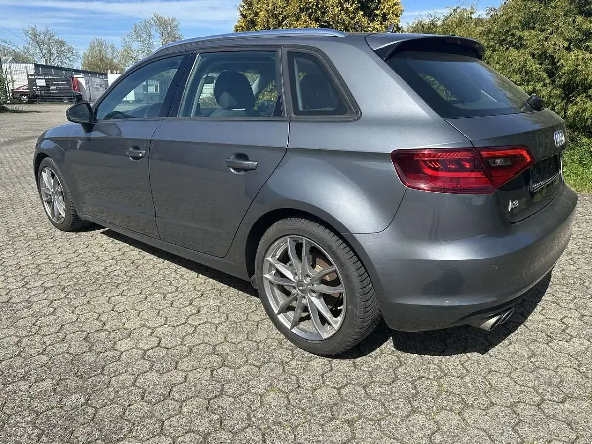 Używany Audi A3 Sportback Ambition 150 KM (110 kW) 2015 Szary Hatchback