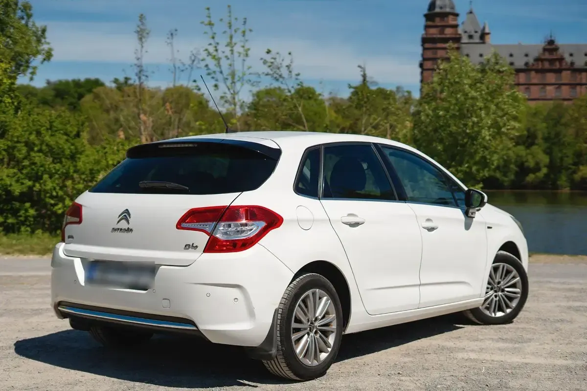 Usata Citroën C4 111 CV (81 kW) 2012 Bianco Berlina
