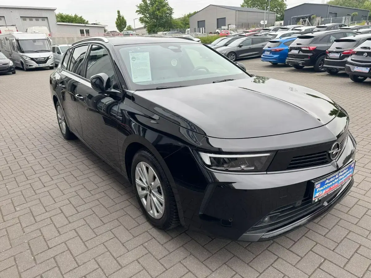 Gebraucht Opel Astra Elegance 131 PS (96 kW) 2024 Schwarz Kleinwagen